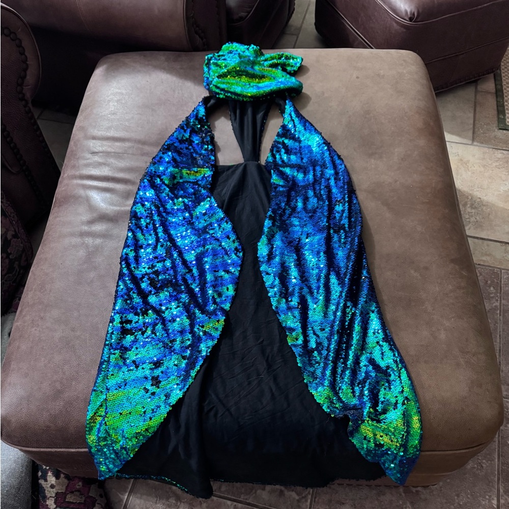 Sequined hooded duster with cutout on back